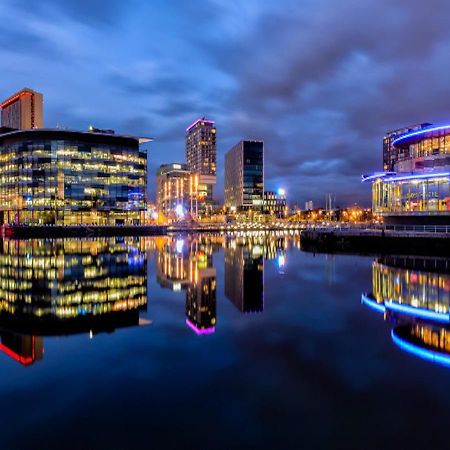 Hallsphere - Stunning Apartment Salford Quays Manchester Exterior photo