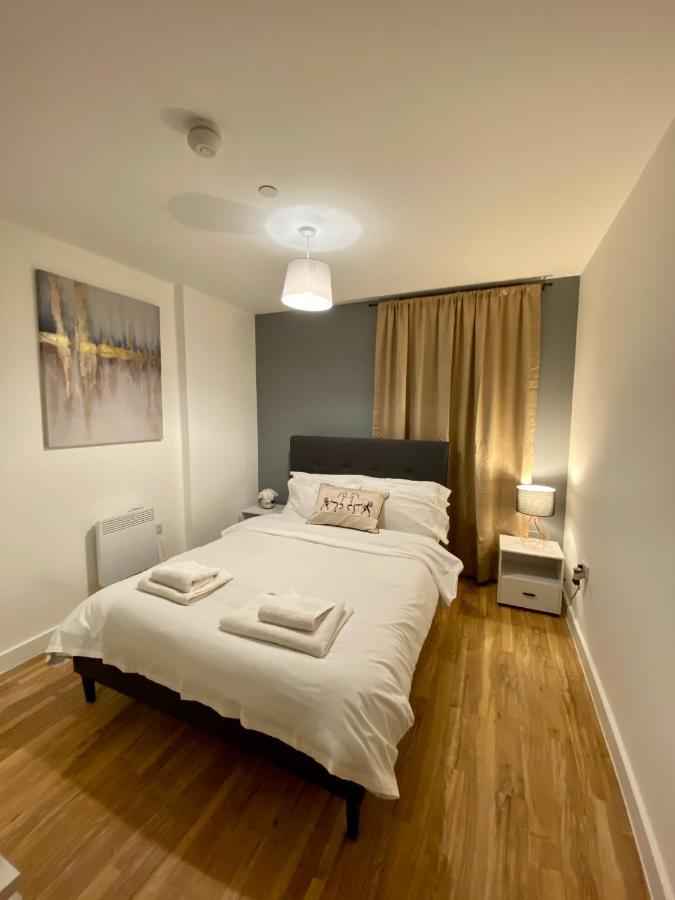 Hallsphere - Stunning Apartment Salford Quays Manchester Exterior photo