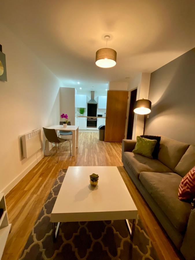 Hallsphere - Stunning Apartment Salford Quays Manchester Exterior photo
