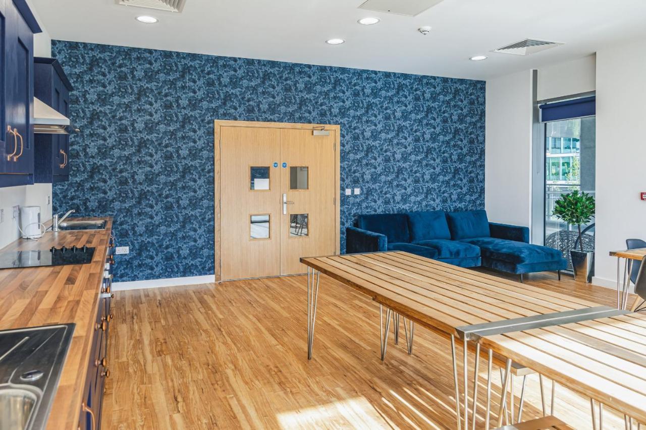 Hallsphere - Stunning Apartment Salford Quays Manchester Exterior photo