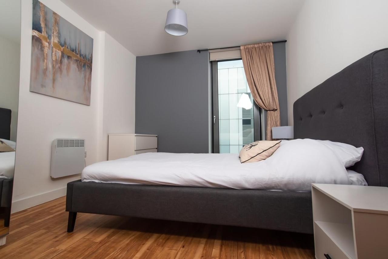 Hallsphere - Stunning Apartment Salford Quays Manchester Exterior photo