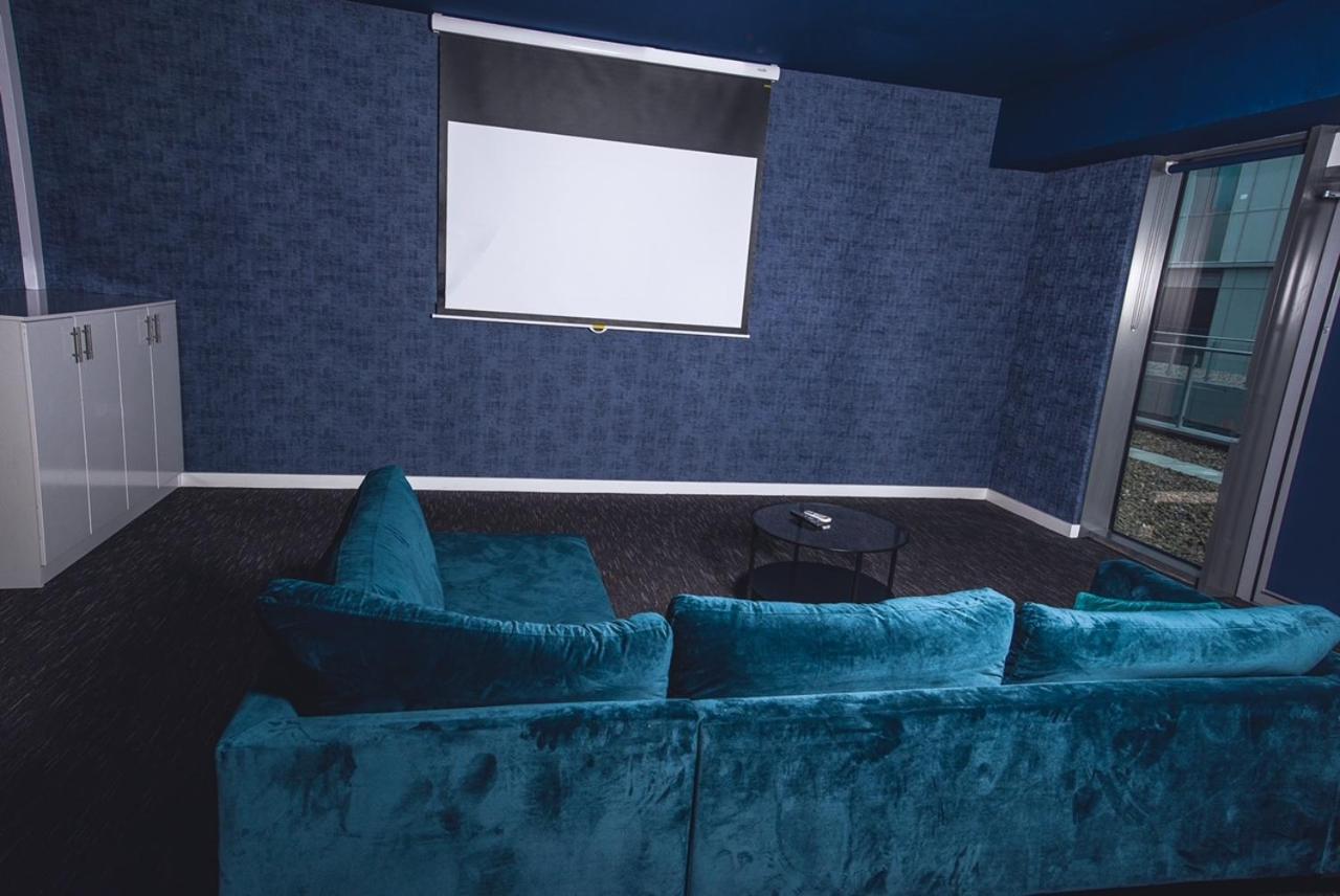 Hallsphere - Stunning Apartment Salford Quays Manchester Exterior photo