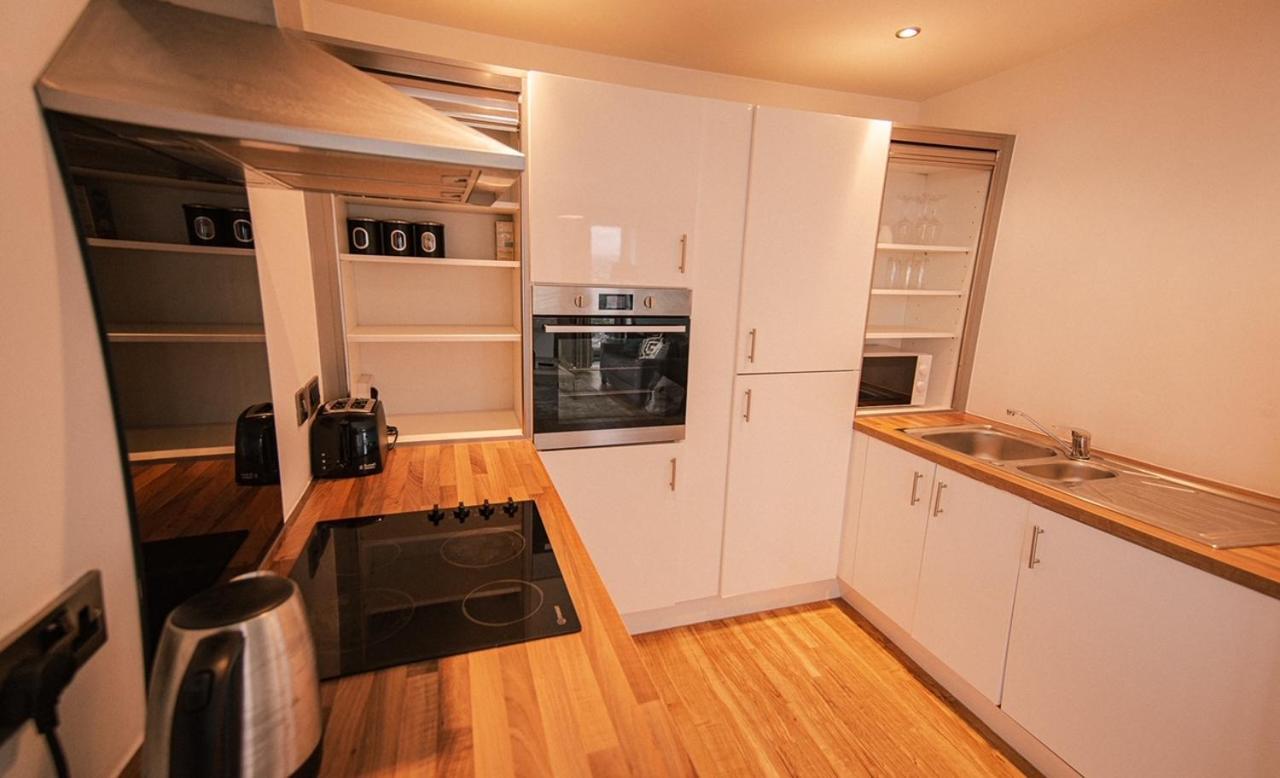 Hallsphere - Stunning Apartment Salford Quays Manchester Exterior photo