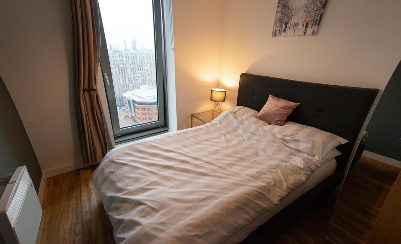 Hallsphere - Stunning Apartment Salford Quays Manchester Exterior photo