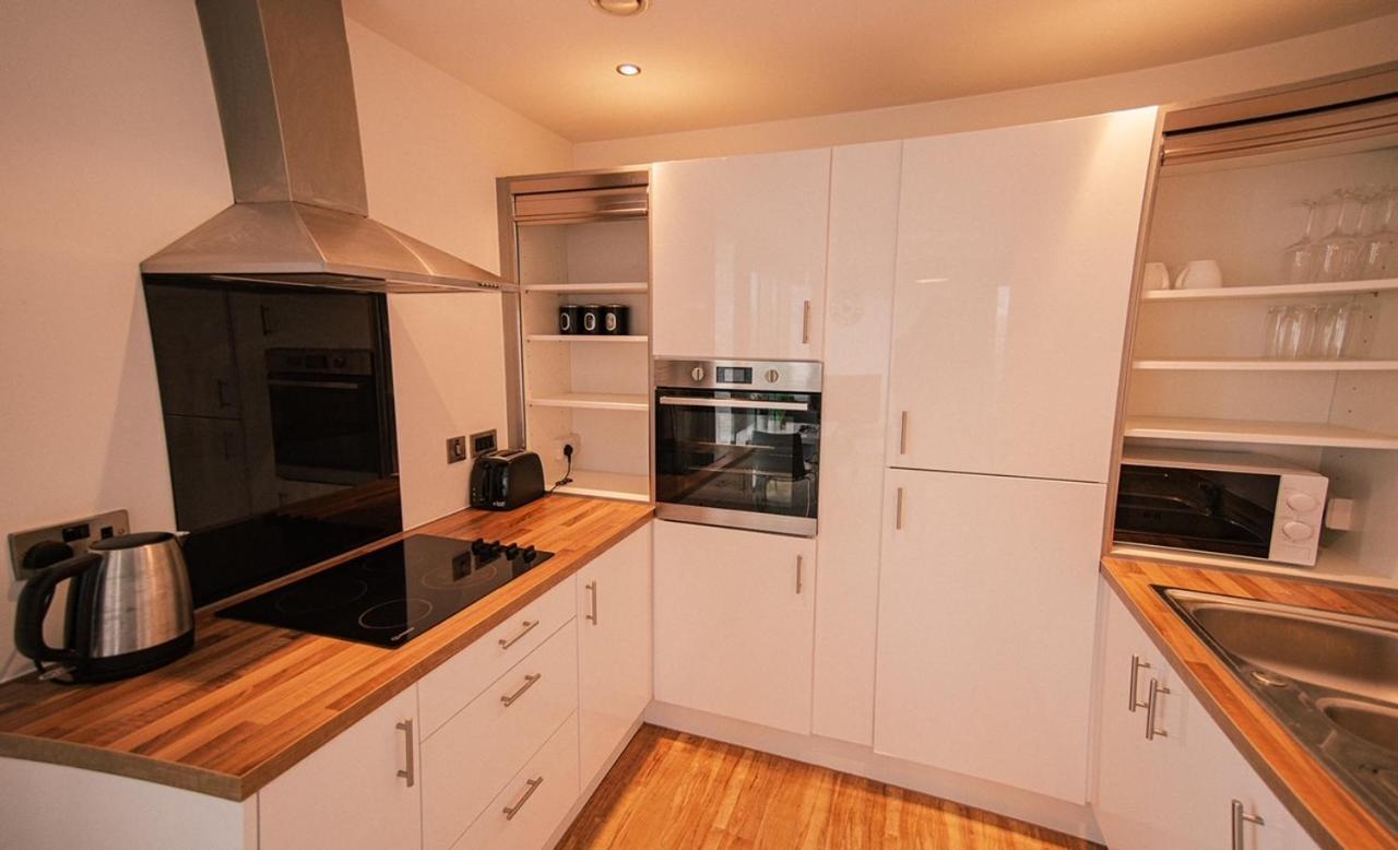 Hallsphere - Stunning Apartment Salford Quays Manchester Exterior photo